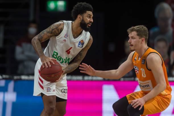 一举打入三 一举打入三