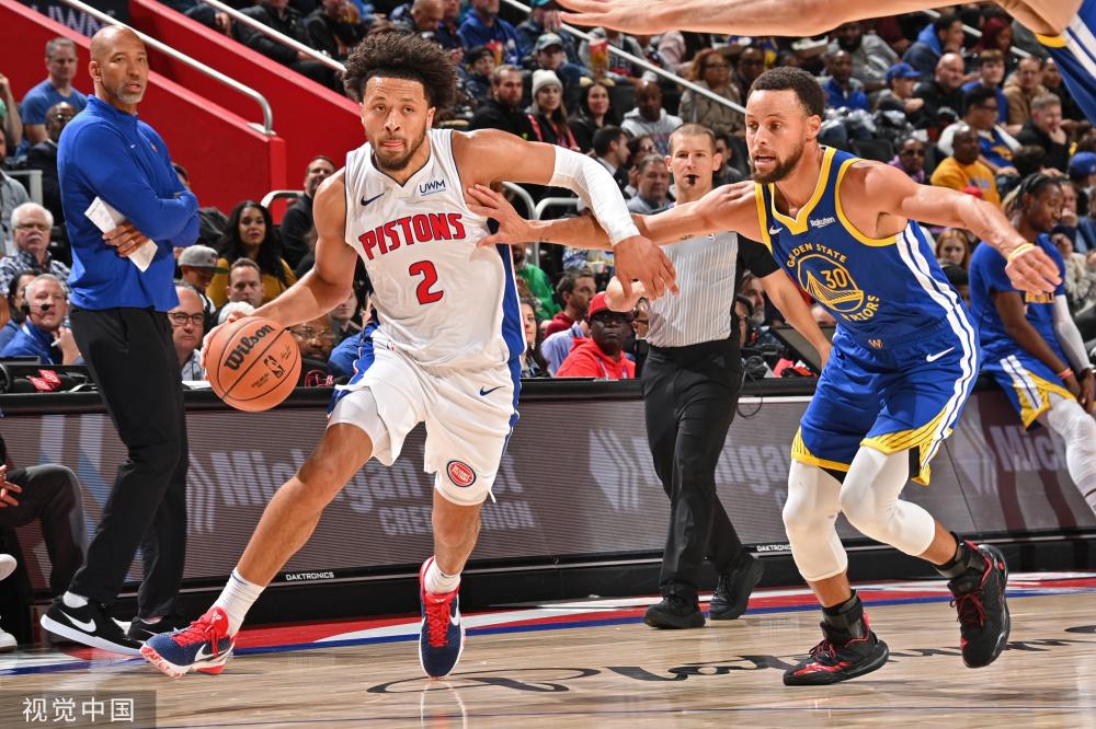 的气氛中展 的气氛中展