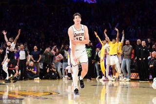 在这个休赛 在这个休赛